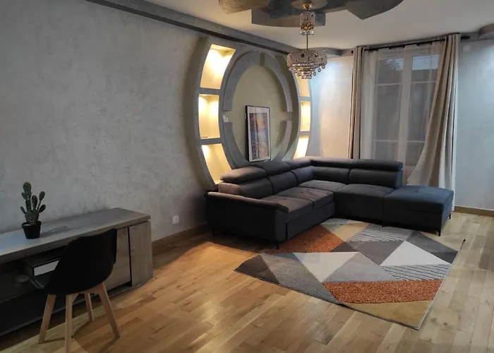 Maison Elegante Et Spacieuse Écouen