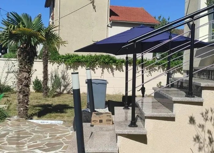 Casa de Férias Maison Elegante Et Spacieuse *